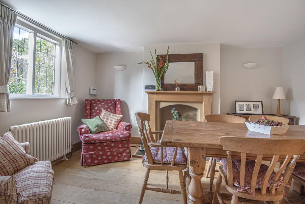 Godalming, GU7 3 bed end of terrace house £550,000