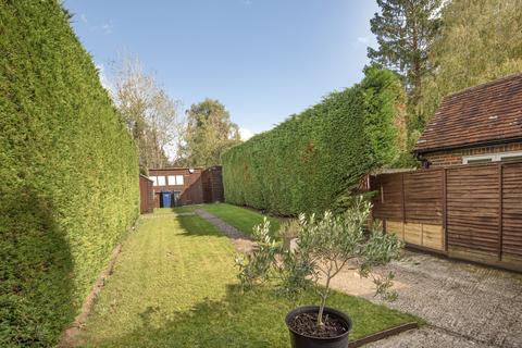 128 Binscombe, Godalming, GU7 3QL