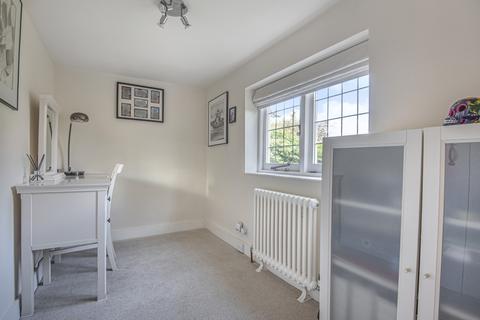 128 Binscombe, Godalming, GU7 3QL