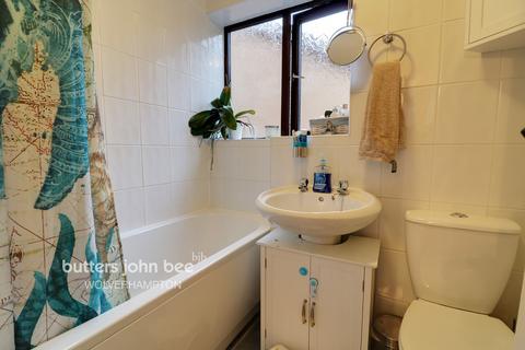 16 Welney Gardens, Pendeford, Wolverhampton, WV9 5RY