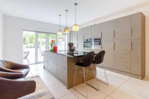 Windy Ridge Baghill Green, Tingley, Wakefield, WF3 1DL