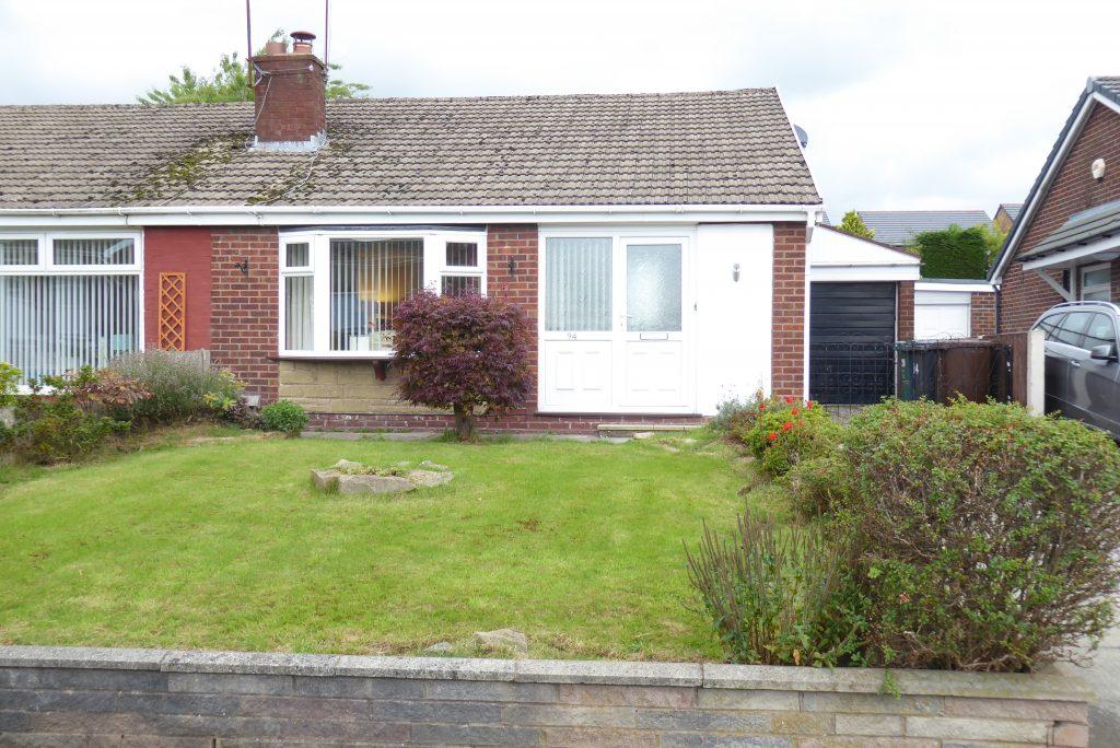 Salisbury Road, Radcliffe, Manchester, M26 4WG 2 bed bungalow £795