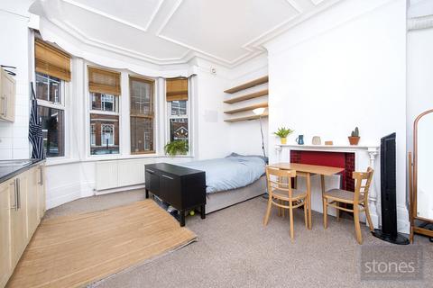 Studio to rent, Glenloch Road, London, NW3