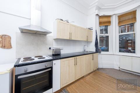 Studio to rent, Glenloch Road, London, NW3