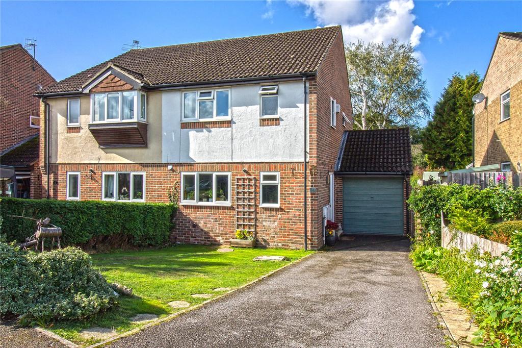 Sherwood Close, Liss, GU33 3 bed semidetached house £400,000