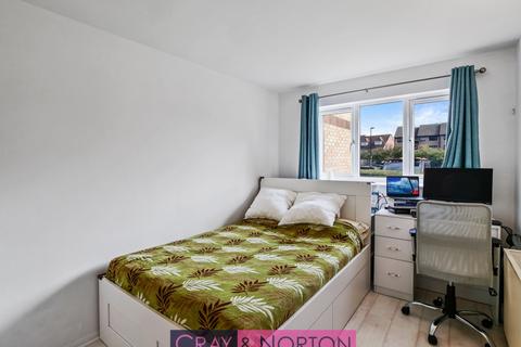 2 Hardcastle Close, Croydon, CR0 6XQ