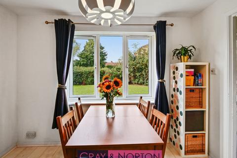 2 Hardcastle Close, Croydon, CR0 6XQ