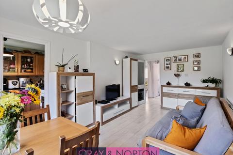 2 Hardcastle Close, Croydon, CR0 6XQ