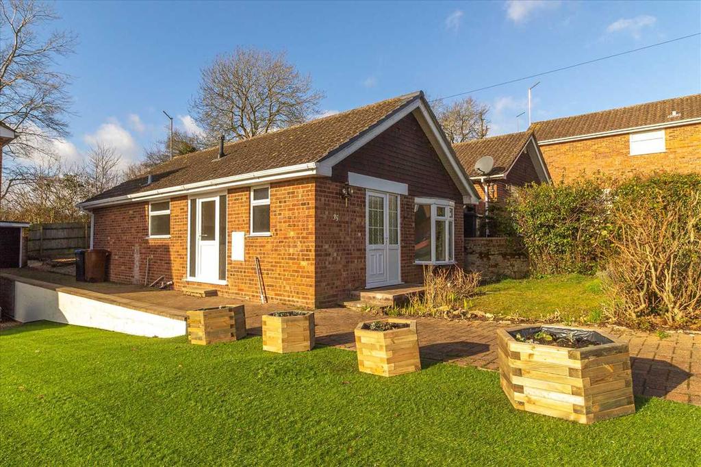 Aintree Road, Spinney Hill, Northampton 2 bed detached house £230,000