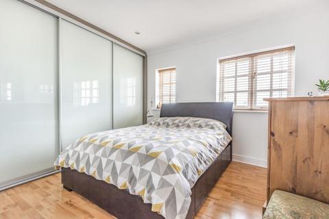 44 Gilbert Close, London, SE18 4PT