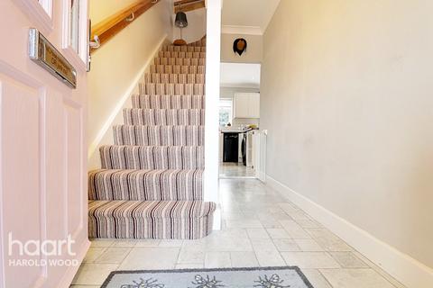 35 Mascalls Lane, Brentwood, CM14 5LR