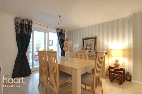 71 Sparrow Drive, Stevenage, SG2 9FB