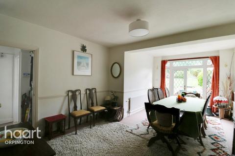 37 High Beeches, Orpington, BR6 6EE