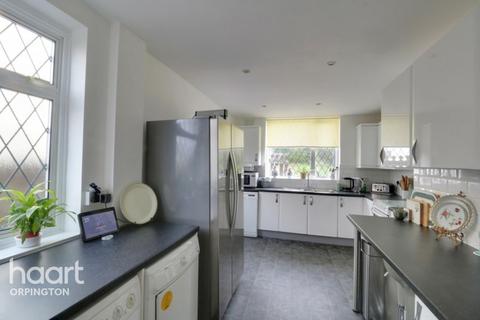37 High Beeches, Orpington, BR6 6EE