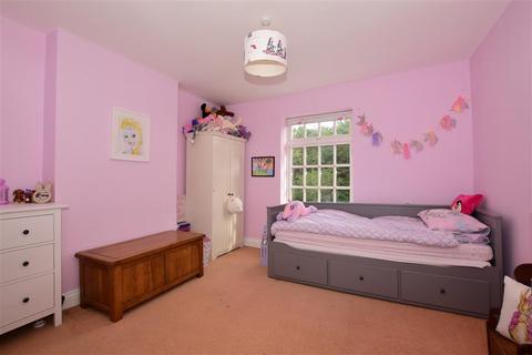 Avondale Dorking Road, Tadworth, KT20 5SA