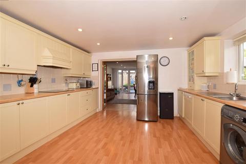 Avondale Dorking Road, Tadworth, KT20 5SA