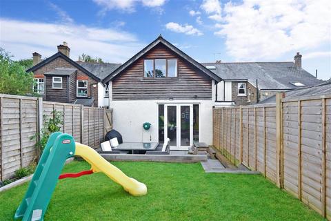 Avondale Dorking Road, Tadworth, KT20 5SA