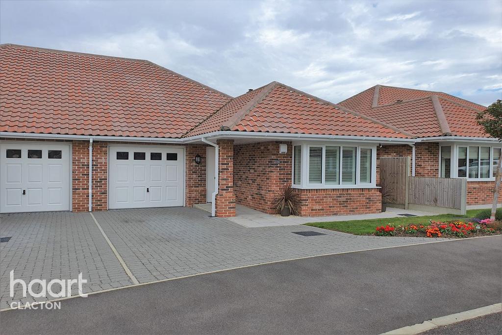Gainsford Gardens, ClactonOnSea 2 bed bungalow £290,000