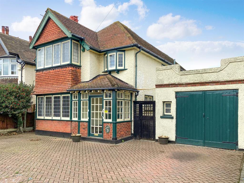 Alma Road, Herne Bay 4 bed detached house £485,000