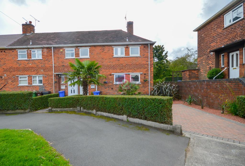 Seagrave Crescent, Sheffield, S12 2 bed end of terrace house £145,000