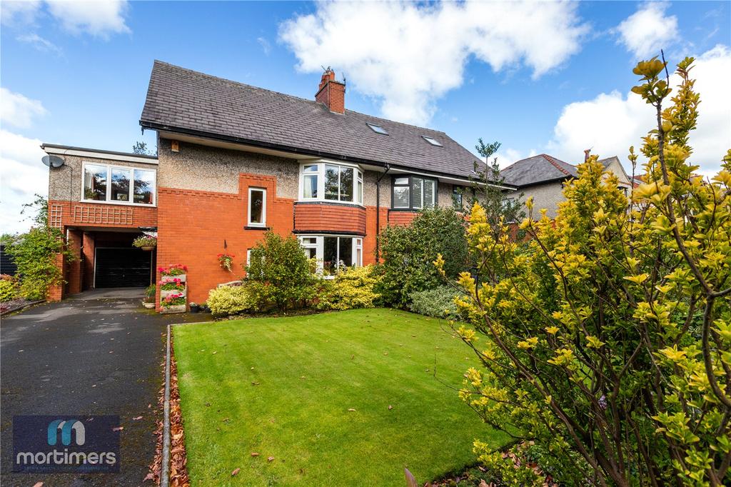 Somerset Avenue, Wilpshire, Blackburn, BB1 5 bed semidetached house £410,000
