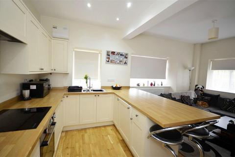 2 bedroom end of terrace house for sale - High Street, Raunds