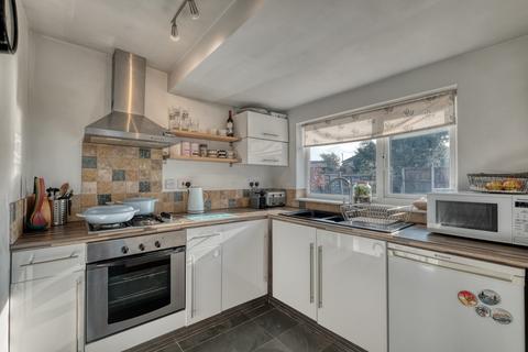 1 Chandlers Close, Redditch, B97 5HU