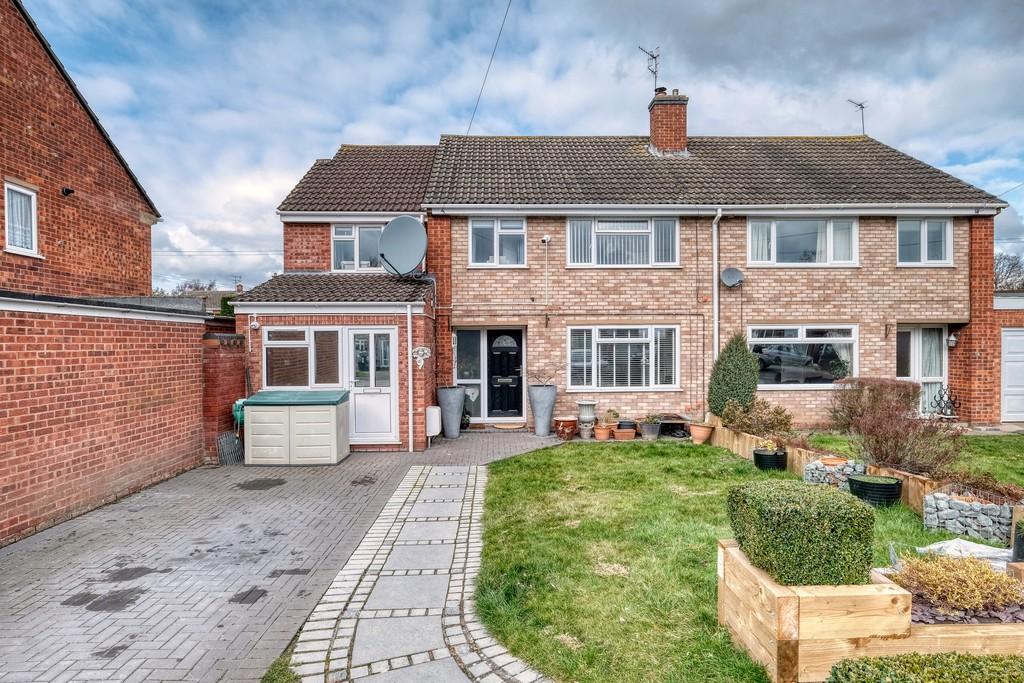 Crown Meadow, Lower Broadheath... 4 bed semidetached house £315,000