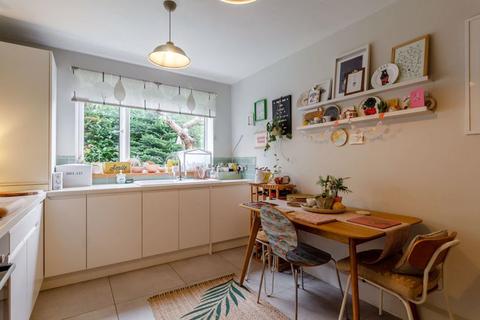 68 Cliff Road, Leeds, LS6 2EZ