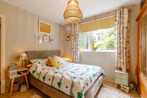 68 Cliff Road, Leeds, LS6 2EZ