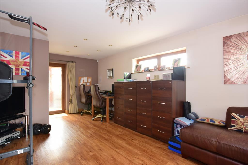 Weardale Avenue, Dartford, Kent 4 bed semidetached house for sale £