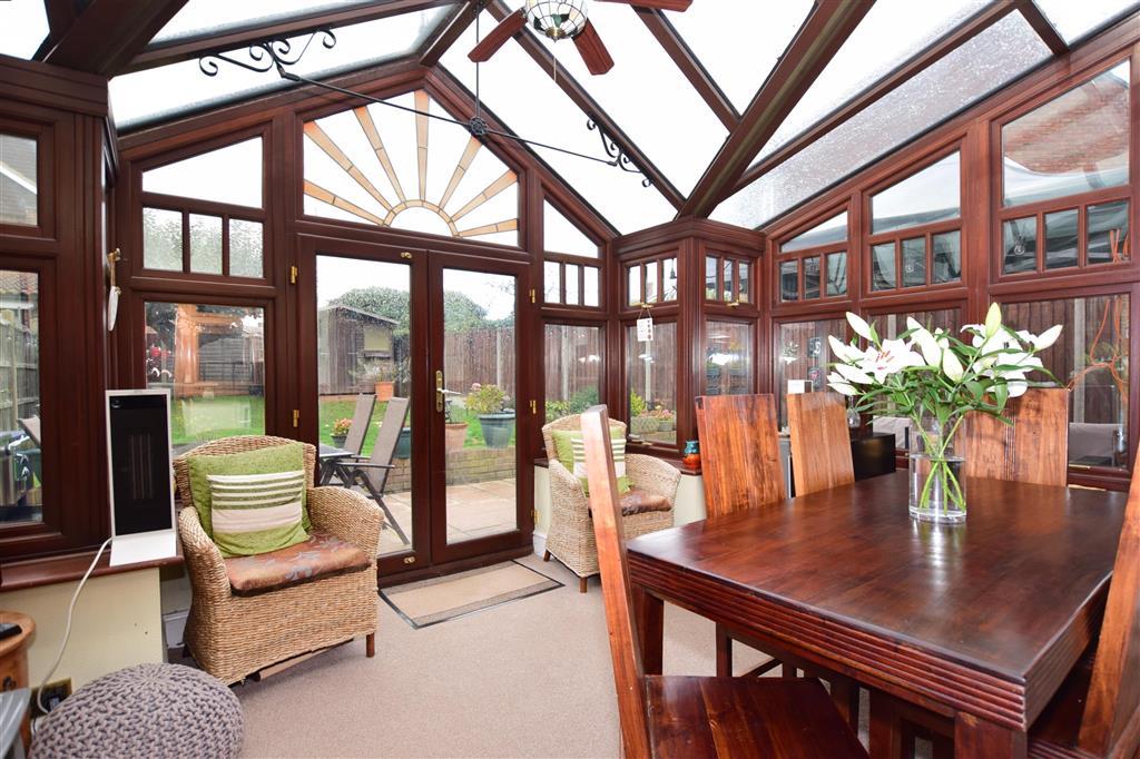 Weardale Avenue, Dartford, Kent 4 bed semidetached house for sale £