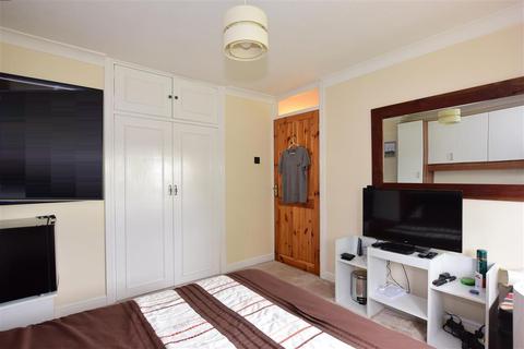 68 Weardale Avenue, Dartford, DA2 6LE
