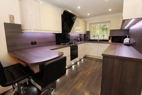 2 Cricket Close, Walsall, WS5 3PU