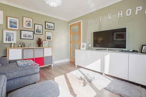 15 Birchend Drive, Glasgow, G21 2BL