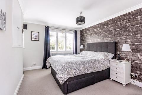 1 Elgal Close, Orpington, BR6 7BE