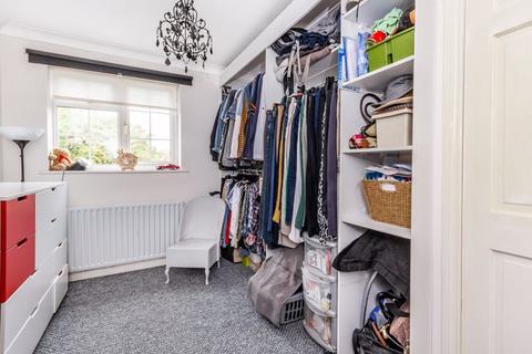 1 Elgal Close, Orpington, BR6 7BE