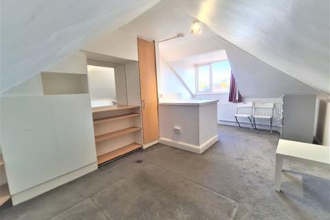 undefined, Oakleigh Avenue, Edgware, HA8