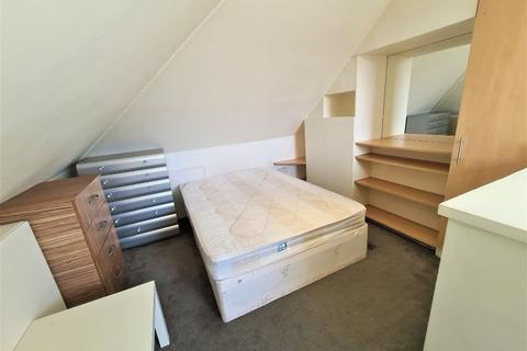 undefined, Oakleigh Avenue, Edgware, HA8