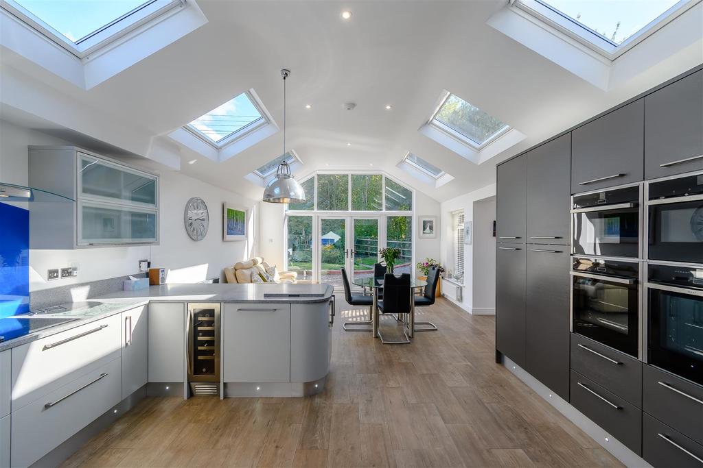 8436547-interior01.jpg