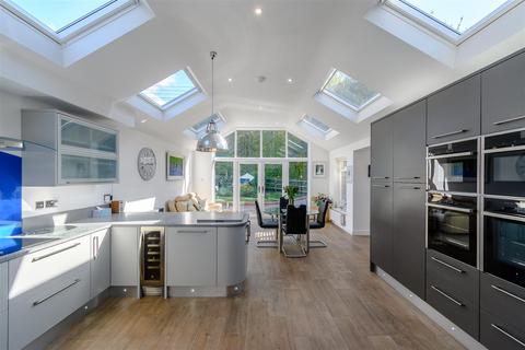 Carraig Earls Common Road, Stock Green, Redditch, B96 6SY