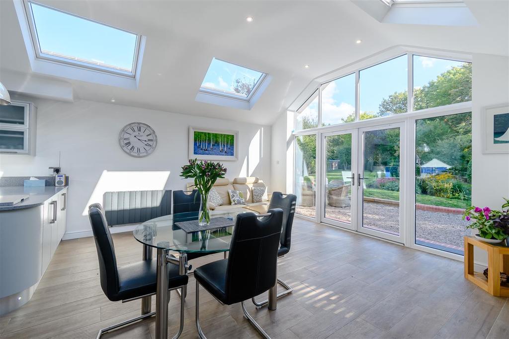 8436547-interior09.jpg