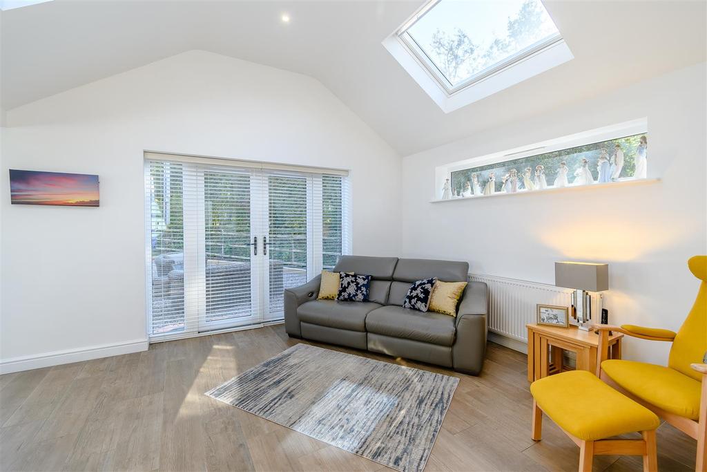 8436547-interior12.jpg