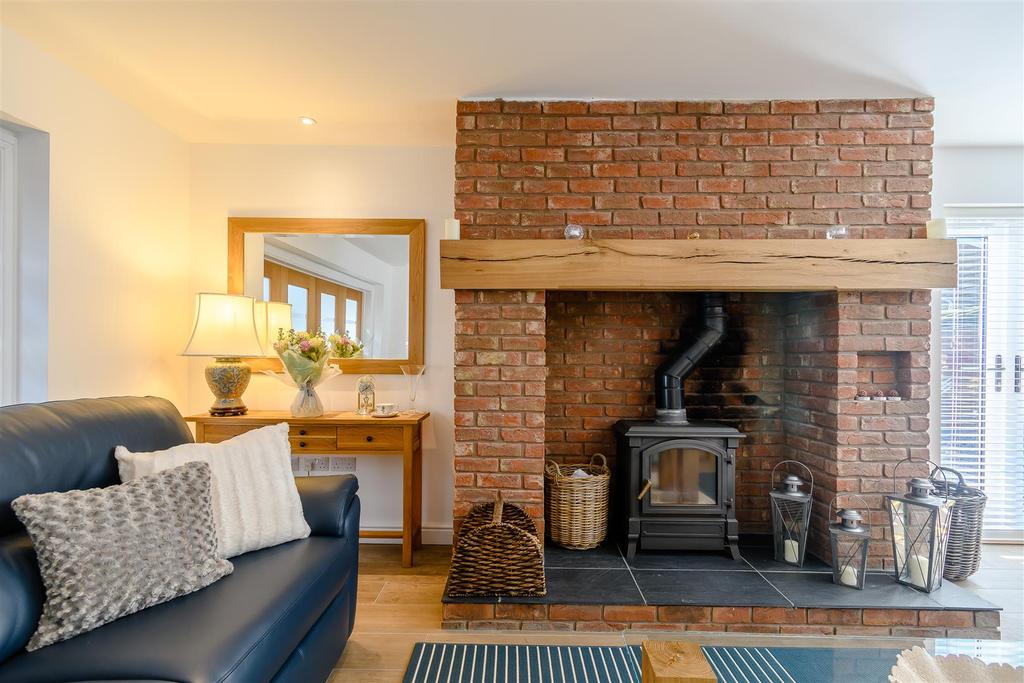 8436547-interior18.jpg
