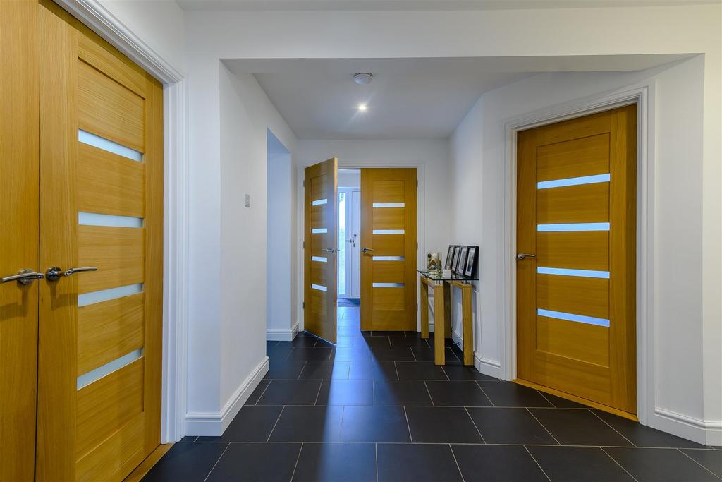 8436547-interior20.jpg