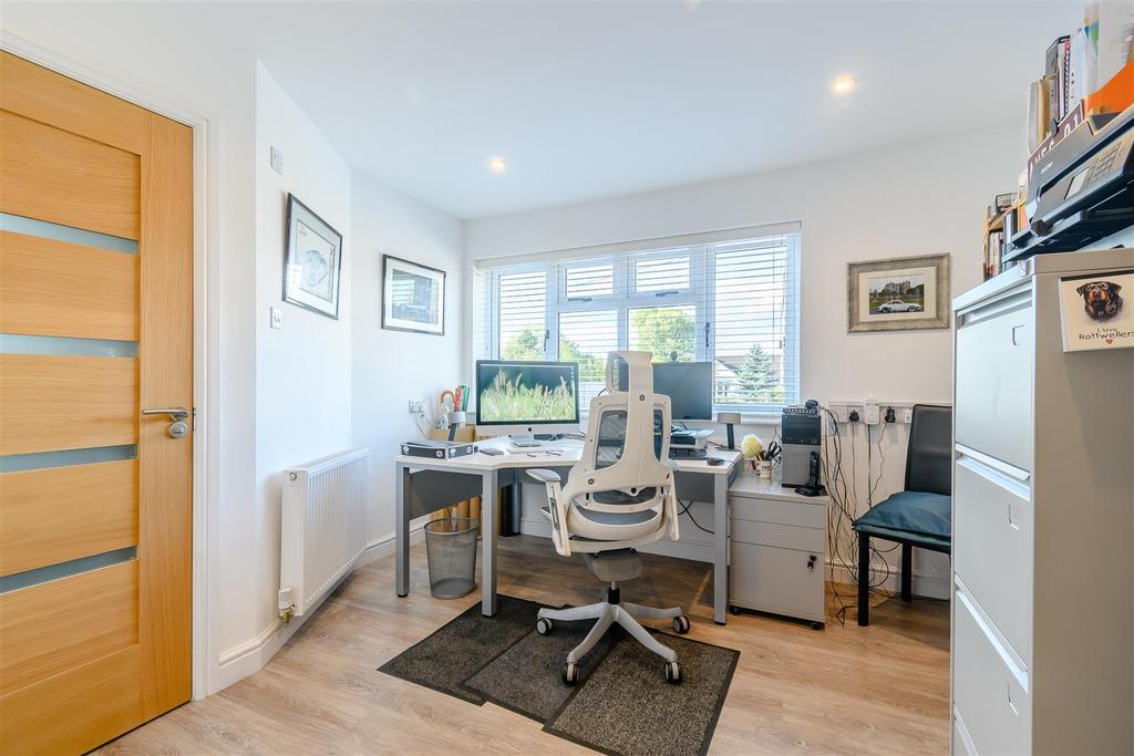 8436547-interior31.jpg