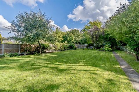Carraig Earls Common Road, Stock Green, Redditch, B96 6SY