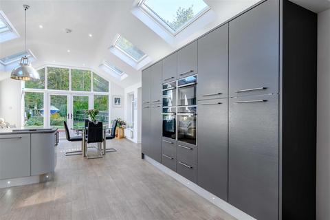 Carraig Earls Common Road, Stock Green, Redditch, B96 6SY