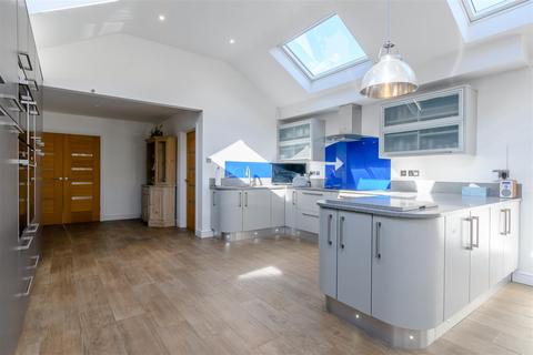 Carraig Earls Common Road, Stock Green, Redditch, B96 6SY