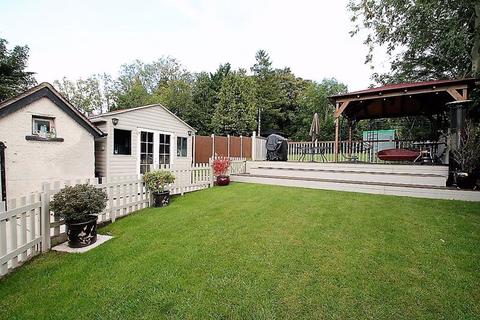 74 Castle Hill Road, Totternhoe, Dunstable, LU6 1QG